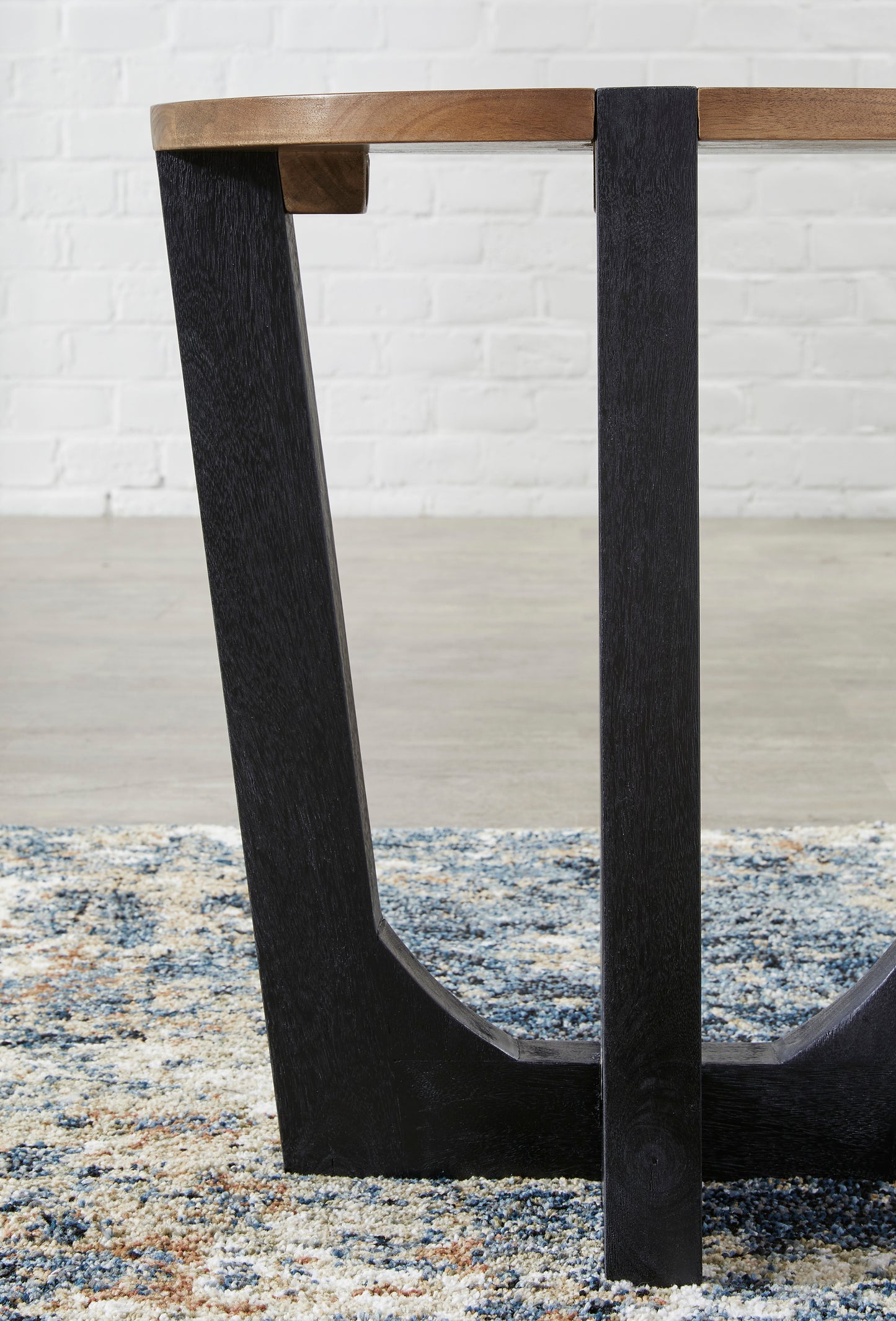 Hanneforth Round End Table - Ashley Furniture - T726-6