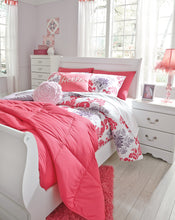 Load image into Gallery viewer, Anarasia - Full Sleigh Bed - B129 - Signature Design by Ashley Furniture
